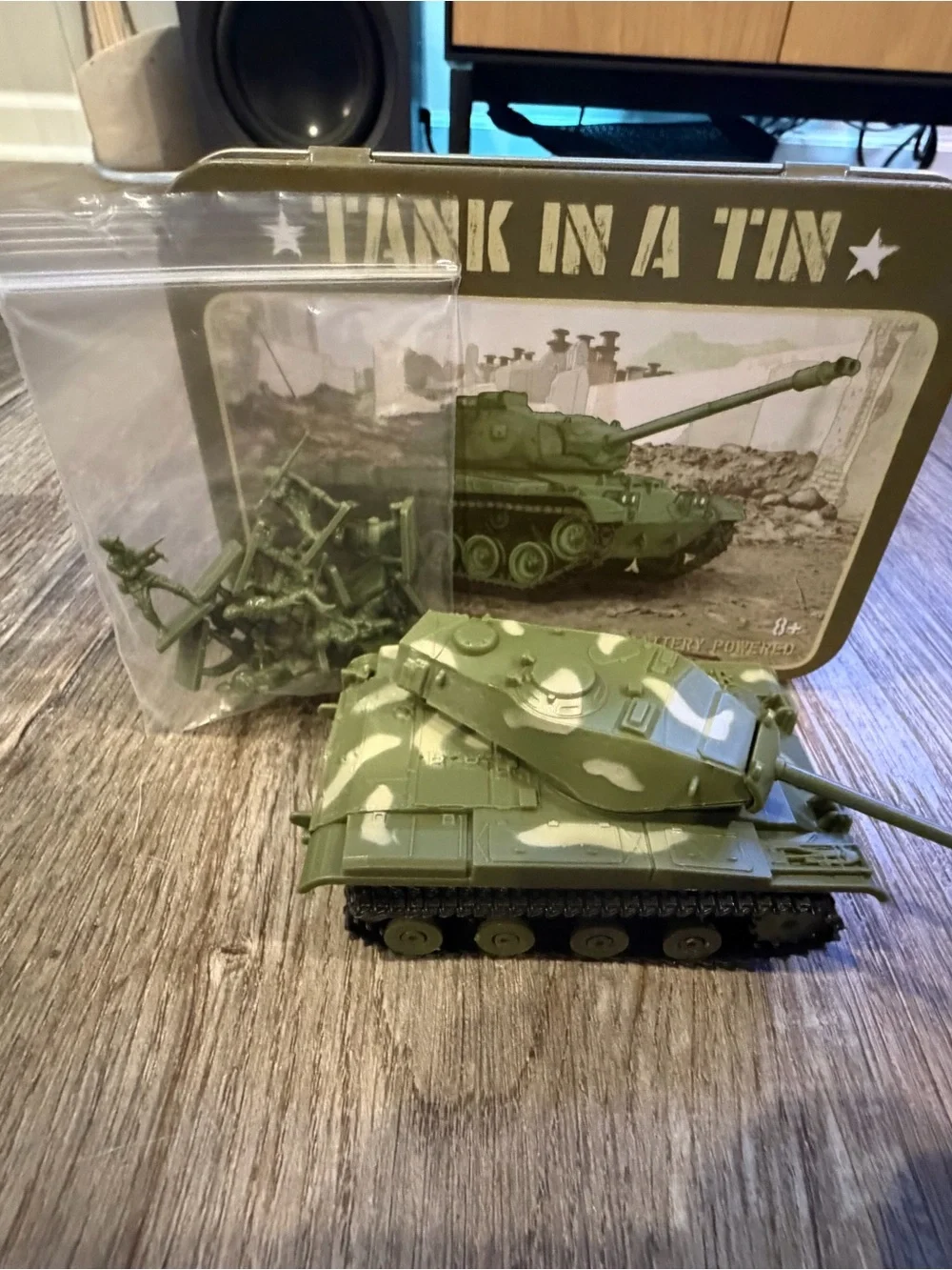 U.S. Army Green Tank in a Tin Playset with Plastic Soldiers